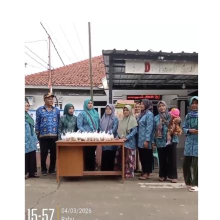 Berbagi Berkah Ramadhan: Ibu-Ibu PKK Desa Luwunggesik Tebar Kebahagiaan Lewat Takjil Sederhana